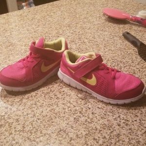Size 3 jr nikes